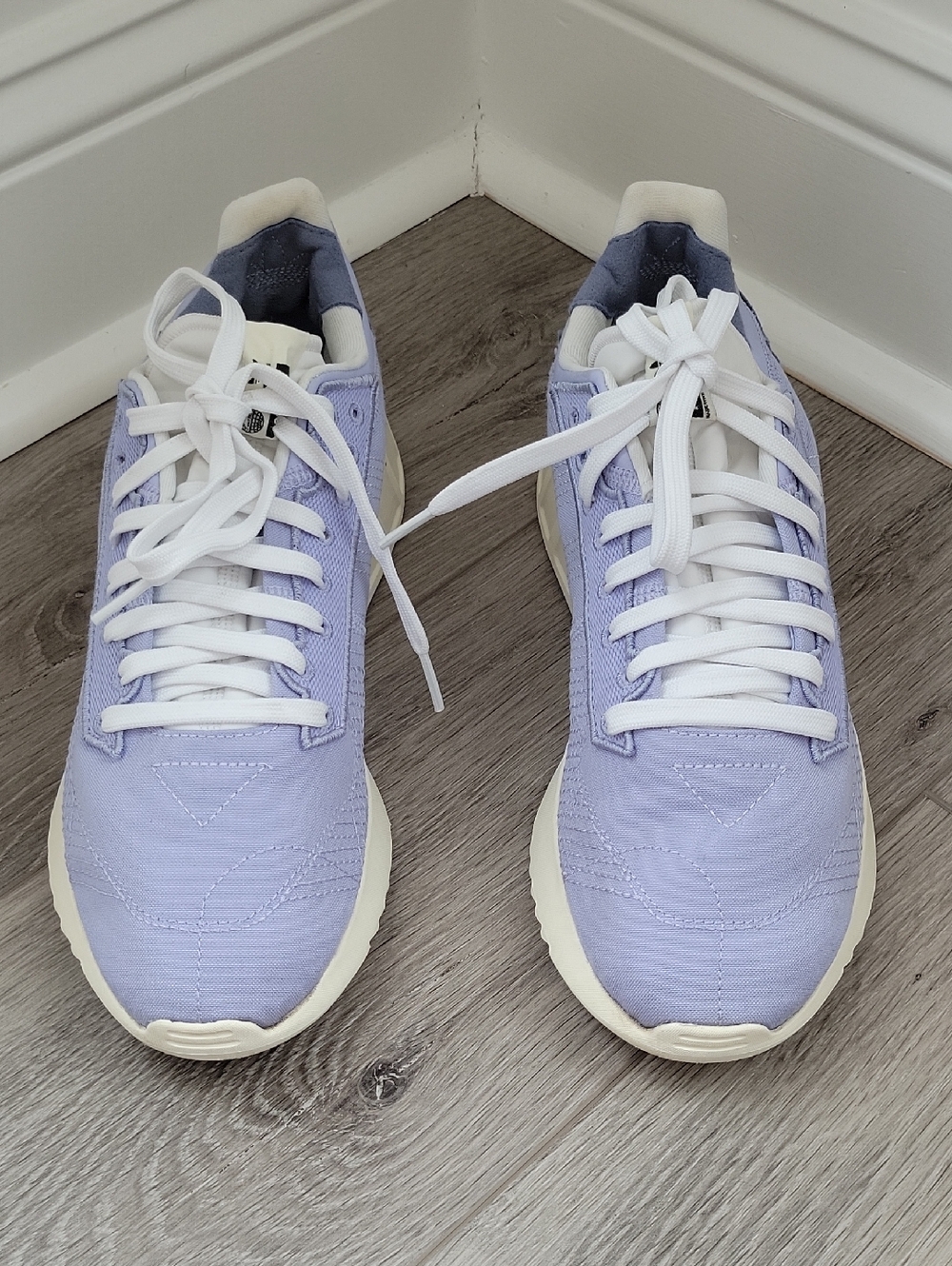 Adidas Originals Women's Geodiver Primeblue Sneakers Size 9.5